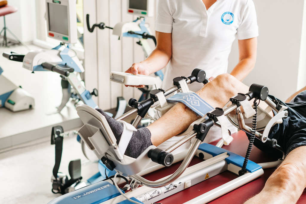 rehabilitace dolní končetiny u pána
